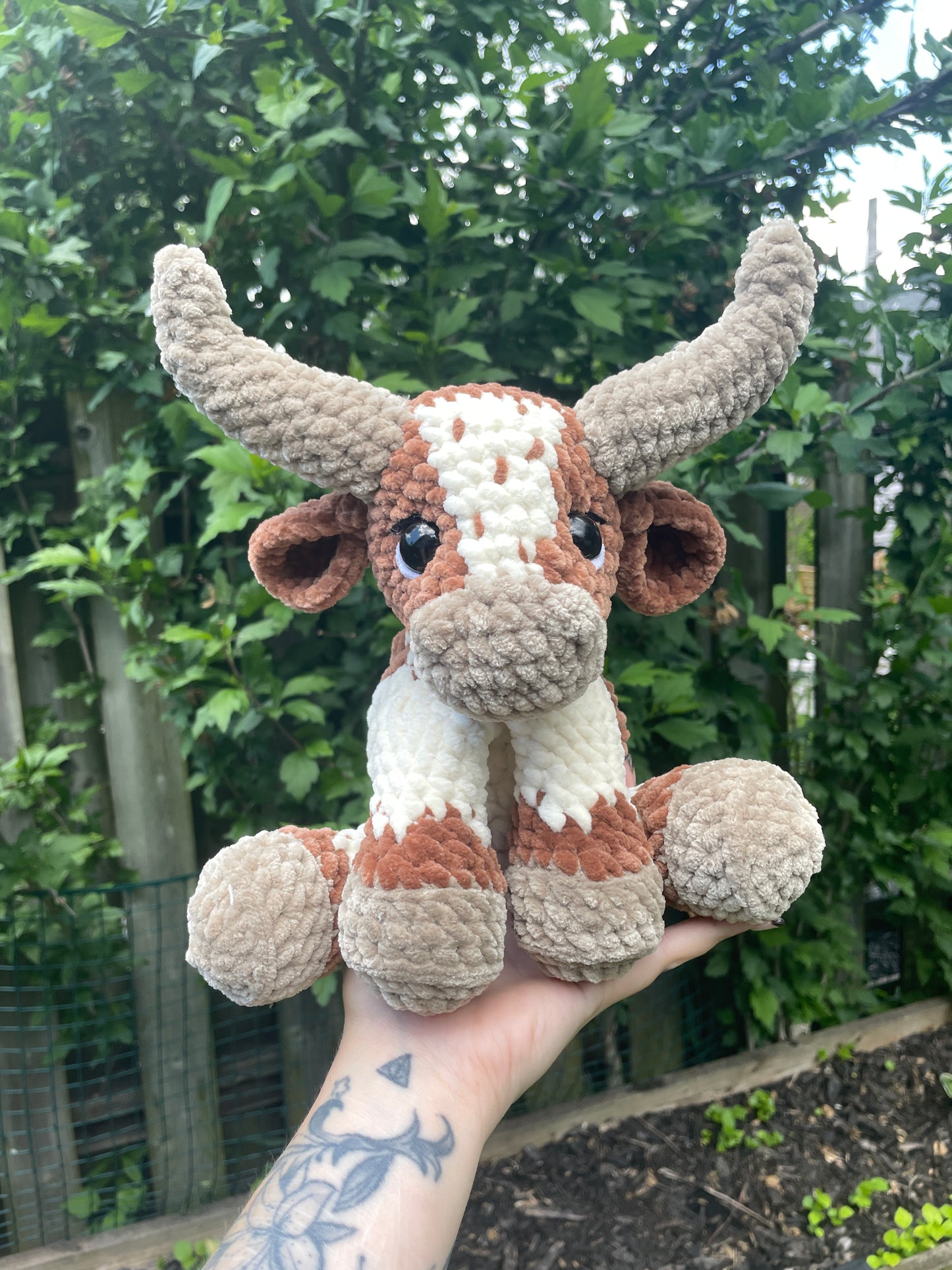 Sitting Longhorn Amigurumi